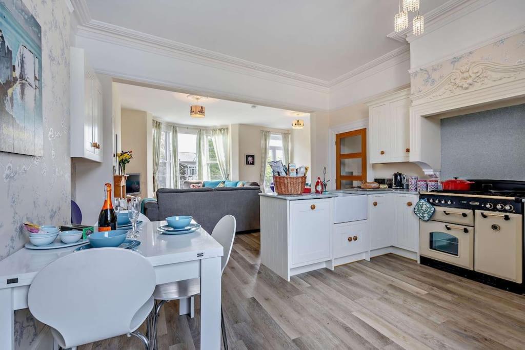 Dizzy Heights Swanage Sleeps 10 With Amazing Views Villa Exterior photo